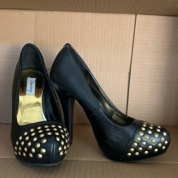 Like new gold studded heels - Picture 3 of 7